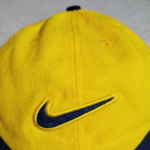 Great Nike Men’s Adjustable Hat Early 2000's Yellow w/Navy Blue Swoosh & Visor - Picture 2 of 10